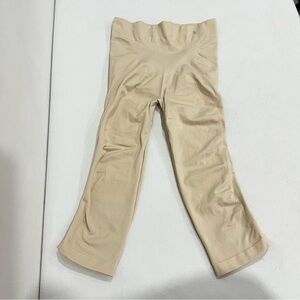 Barely There Size Large Seamless Capri Shapewear Legging Compression Stretchy